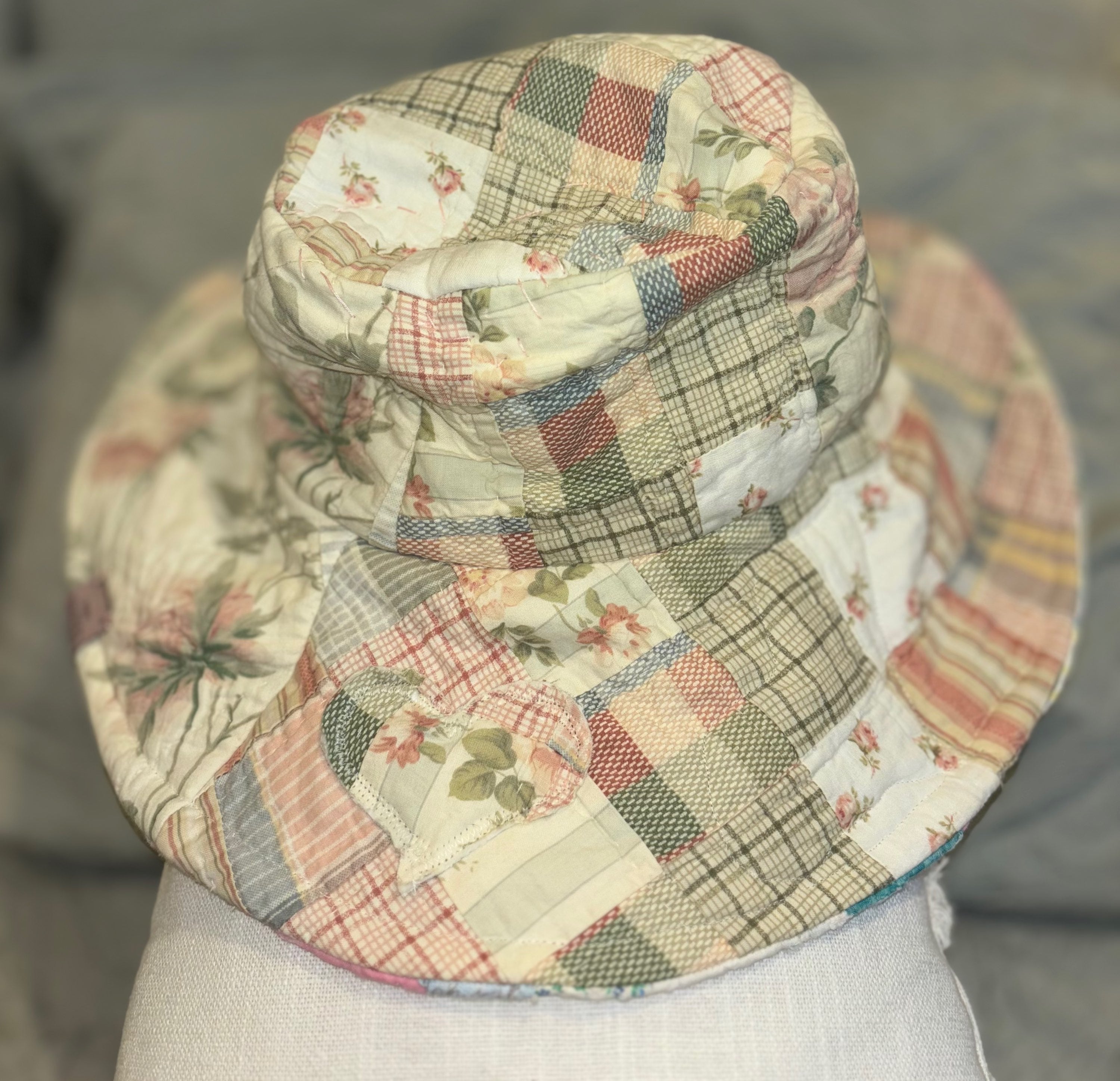 Sombrero de cubo reversible