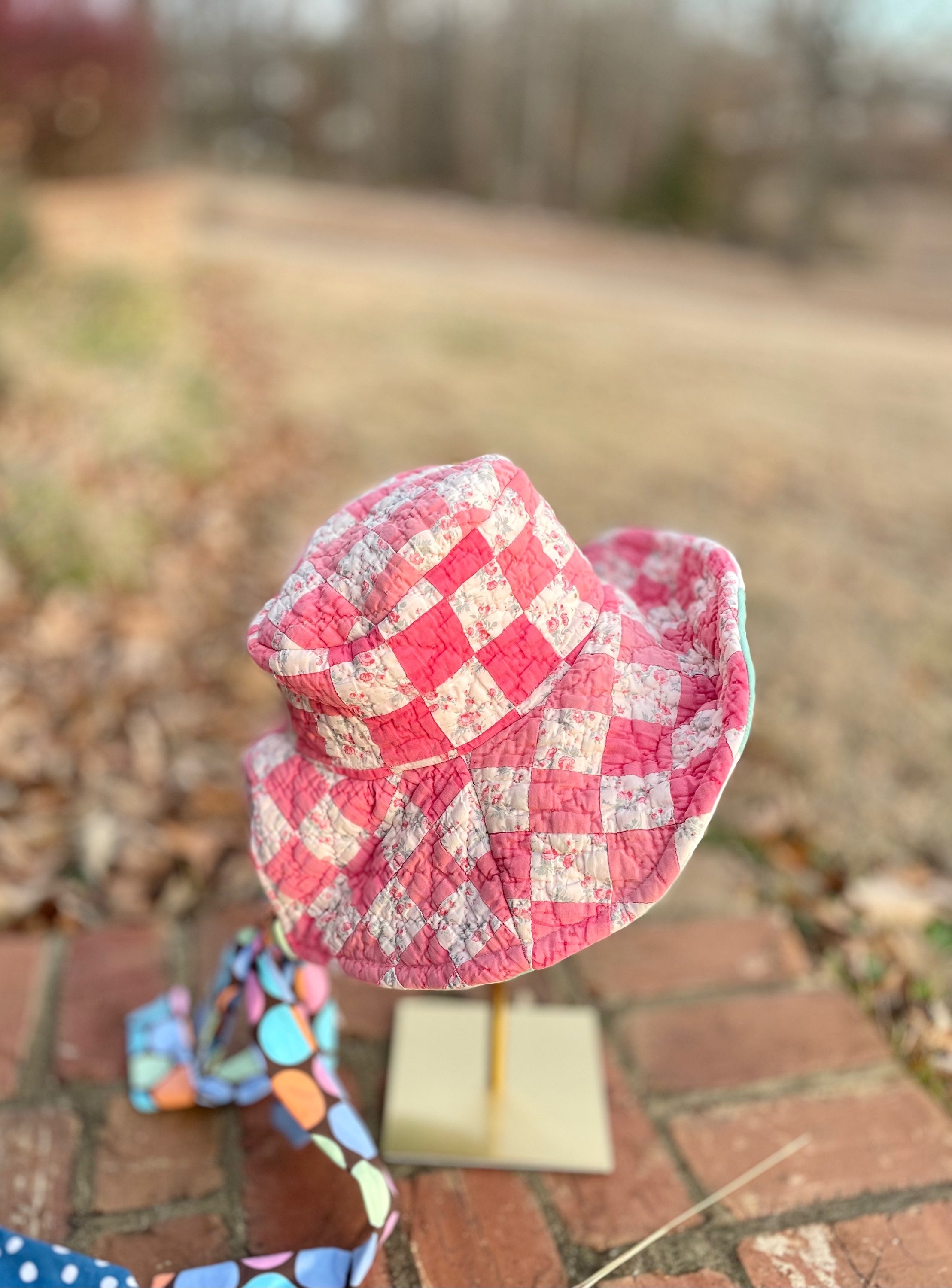 Sombrero de cubo reversible