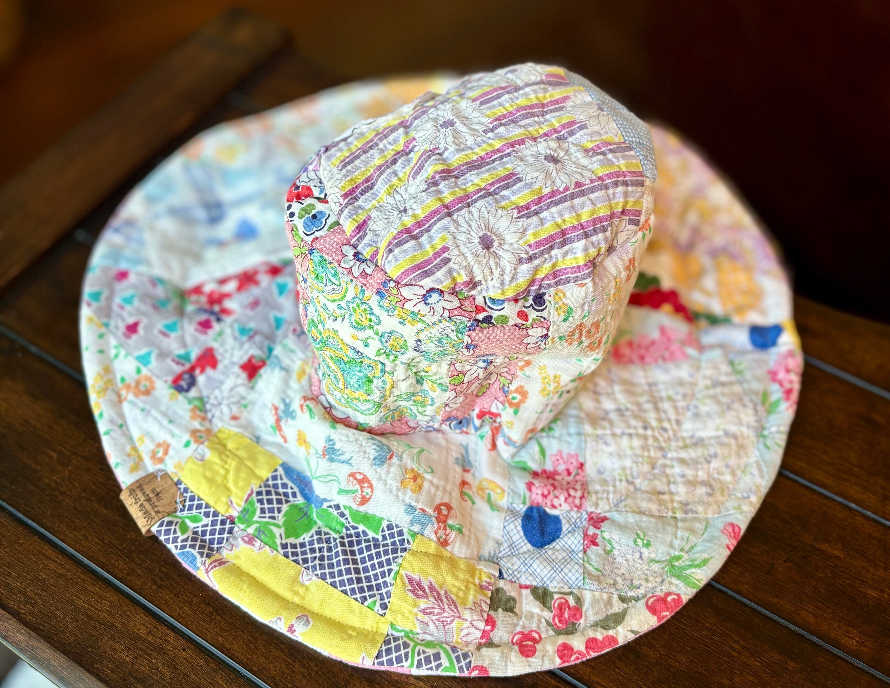 Sombrero de cubo reversible