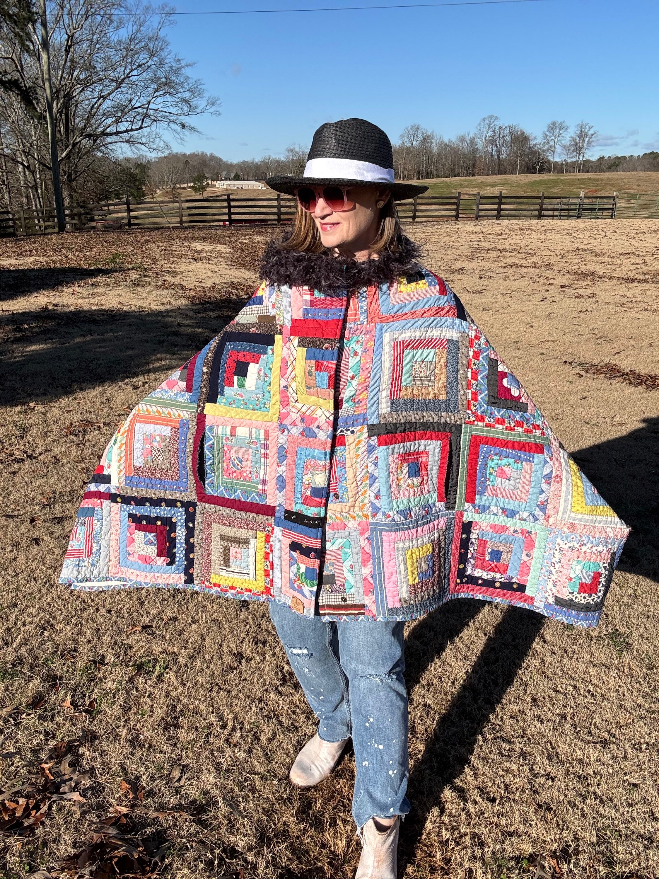 Robyne (triangle cloak)